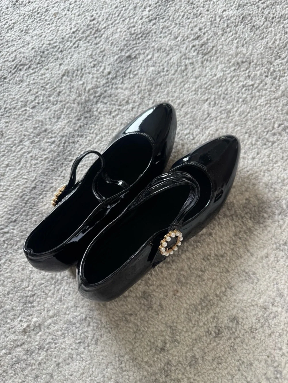 Women’s Black Patent Mary Jane Heels with Pearl Buckle